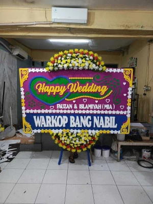 Papan Bunga di Bantarkaret Nanggung
